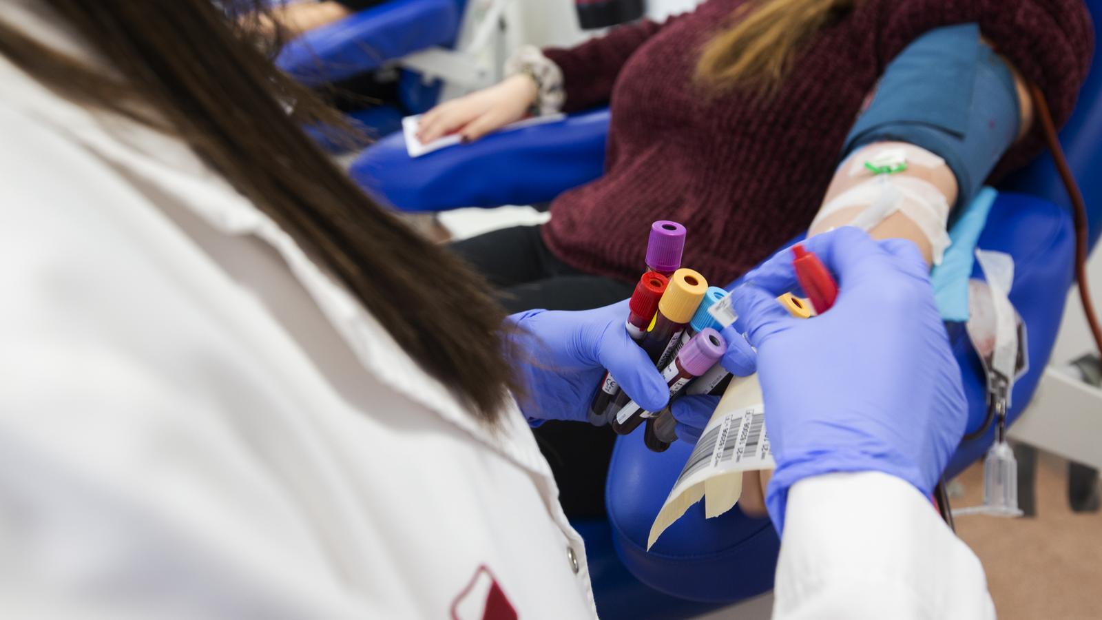 Barselona'da Çığır Açan Tedavi: On Yıllık Günlük Kan Nakilleri Son Buldu