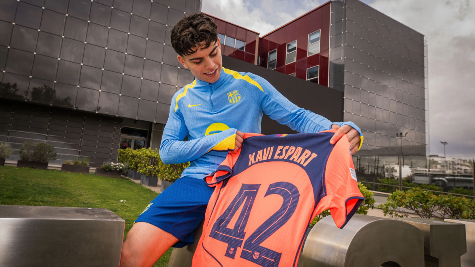 Barcelona'nın Yeni Umudu: Fricandó Sever Kaptan Xavi Espart'ın Yükselişi