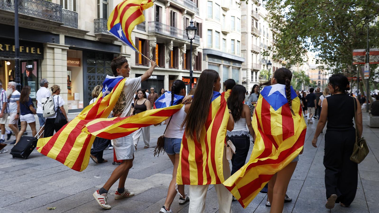 Katalonya'da Bağımsızlık Hareketi Gençlerin Coşkusuyla Yeniden Canlanıyor: Diada'da