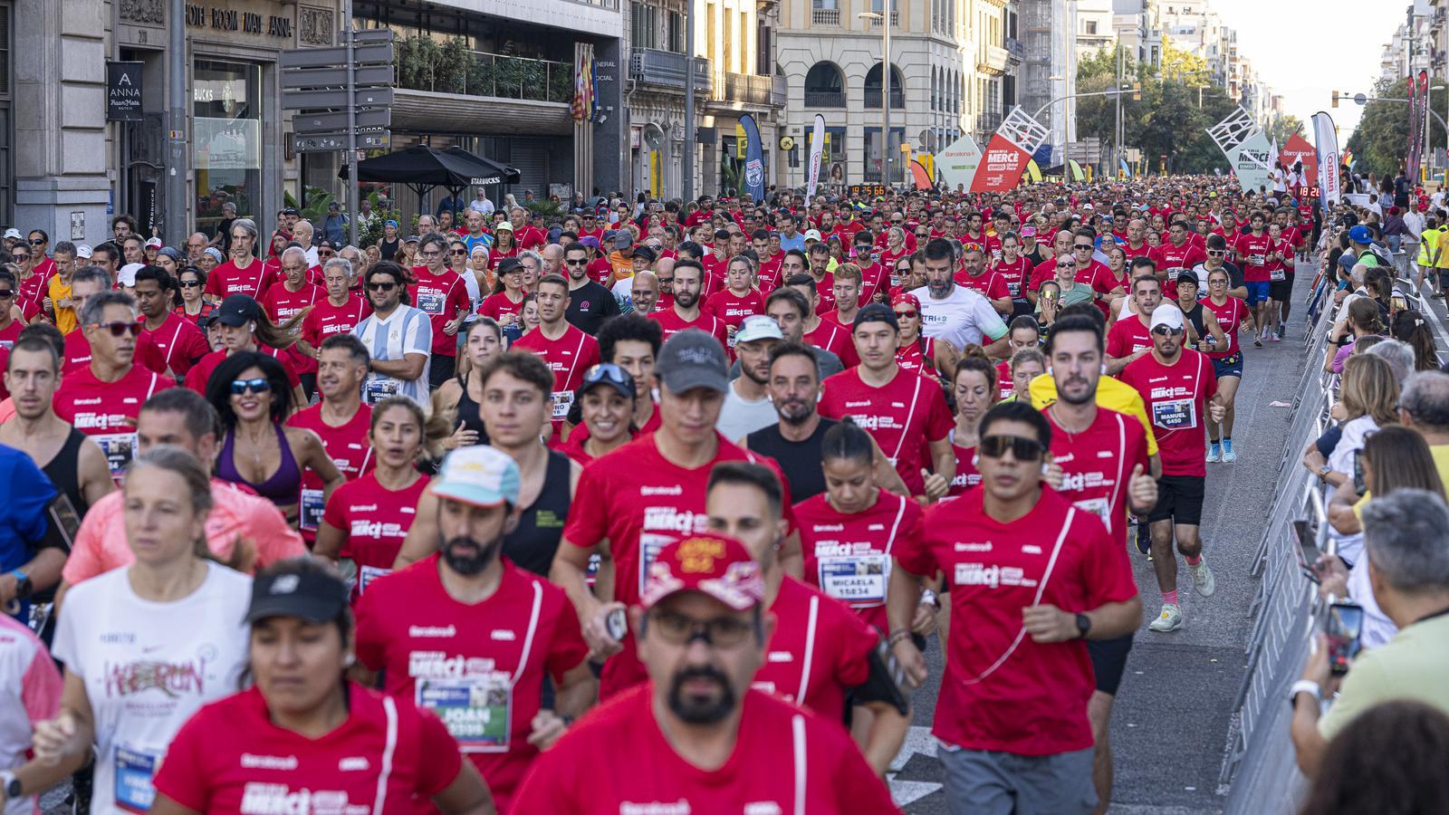 Barselona'da Tarihi Rekorlar Kırıldı: La Mercè Koşusu Büyük İlgi Gördü