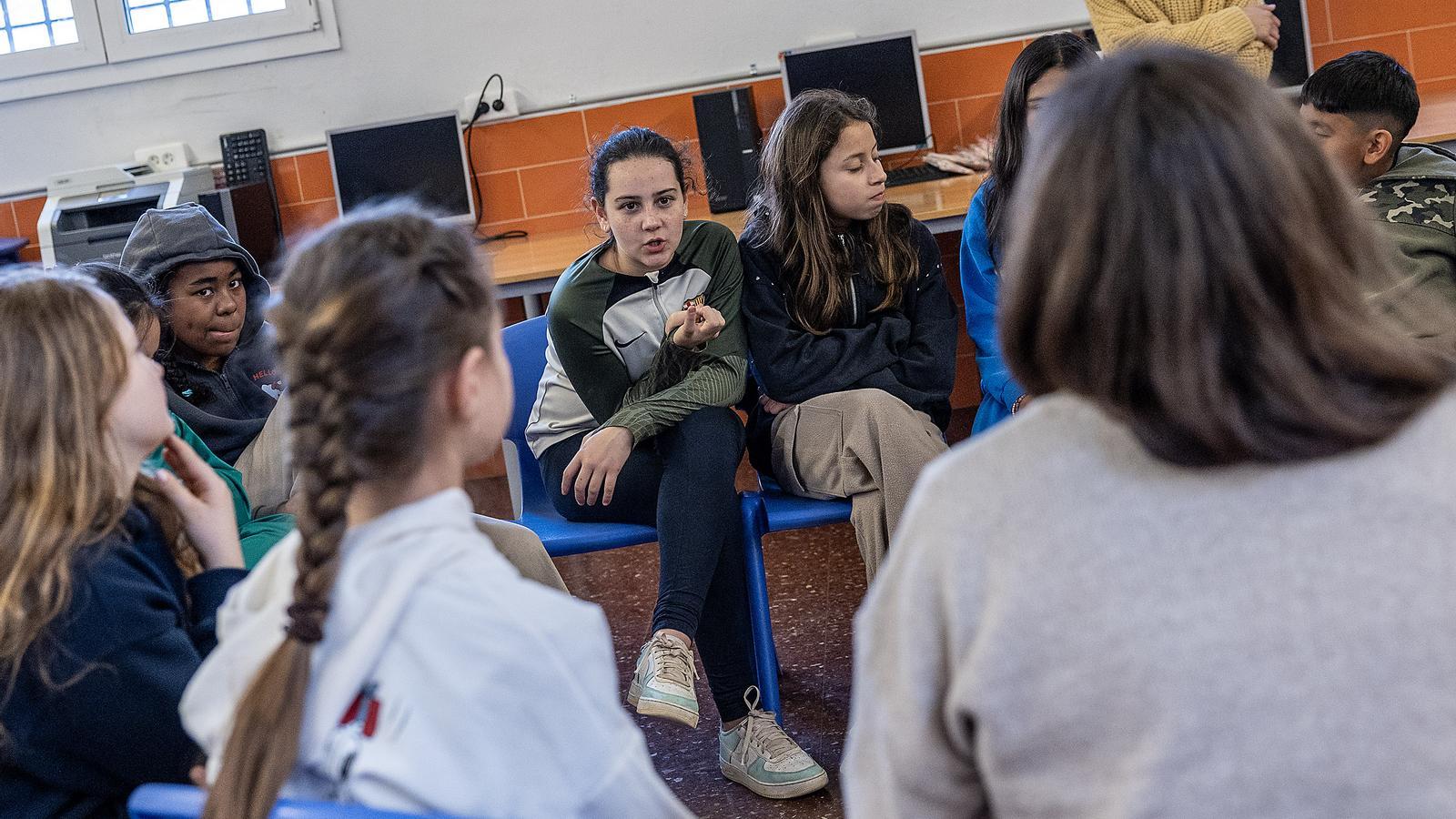 Poblenou Modeli: Çocukların Ailelerinden Ayrılmasını Önlemek İçin Yenilikçi Bir Yaklaşım