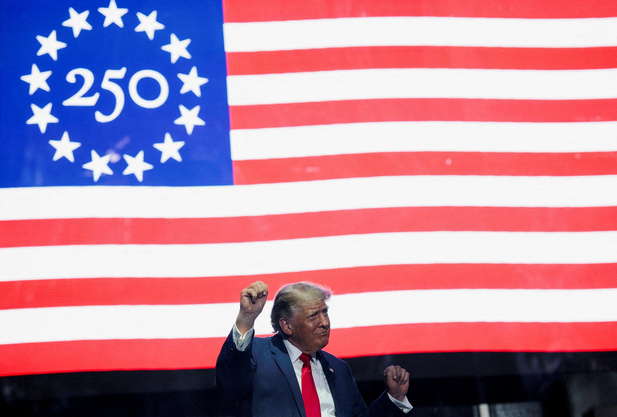 Beyaz Saray A.Ş.: Trump Döneminde Başkanlık Makamının Ticari Boyutu