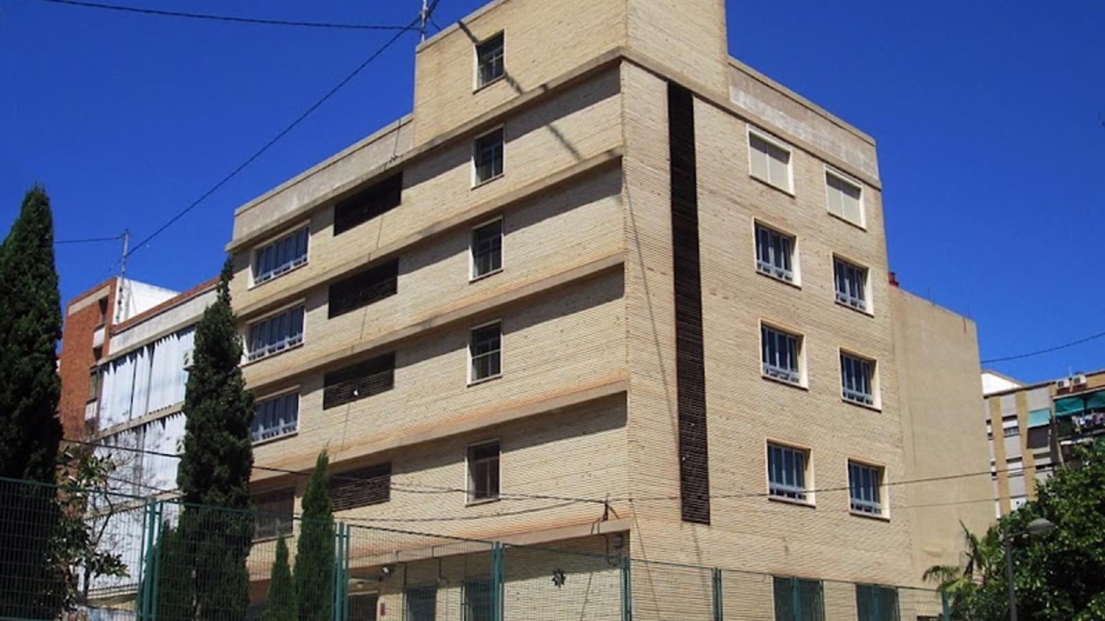 Valensiya'da Tartışmalı Öğretmen Aile Baskısıyla Görevden Alındı: Dönüşüm Terapileri