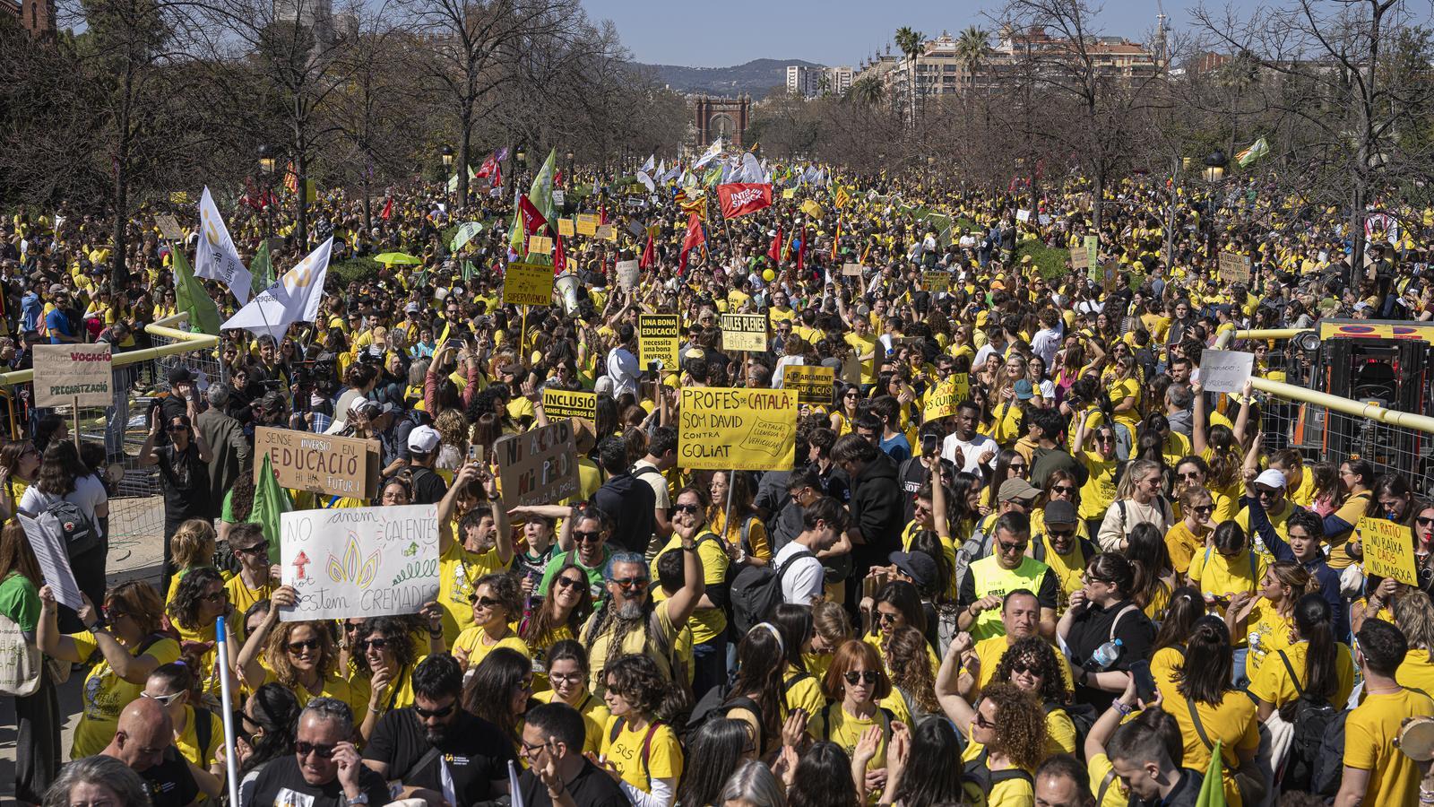 Katalonya Hükümeti Grev Sonrası Eğitim Sendikalarıyla Tek Tek Görüşecek: Kriz Masada