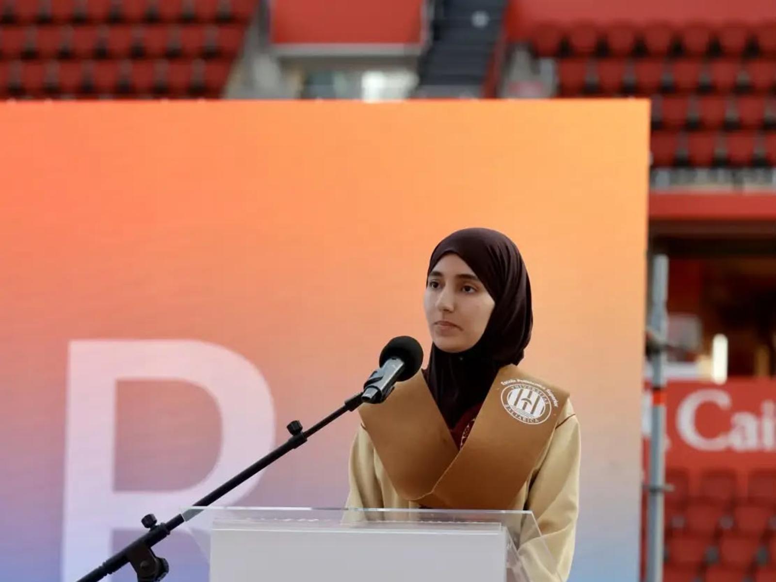 **Vox Milletvekili Campos'tan Başörtülü Öğrenciye Skandal Soru: İspanya'da Tartışma