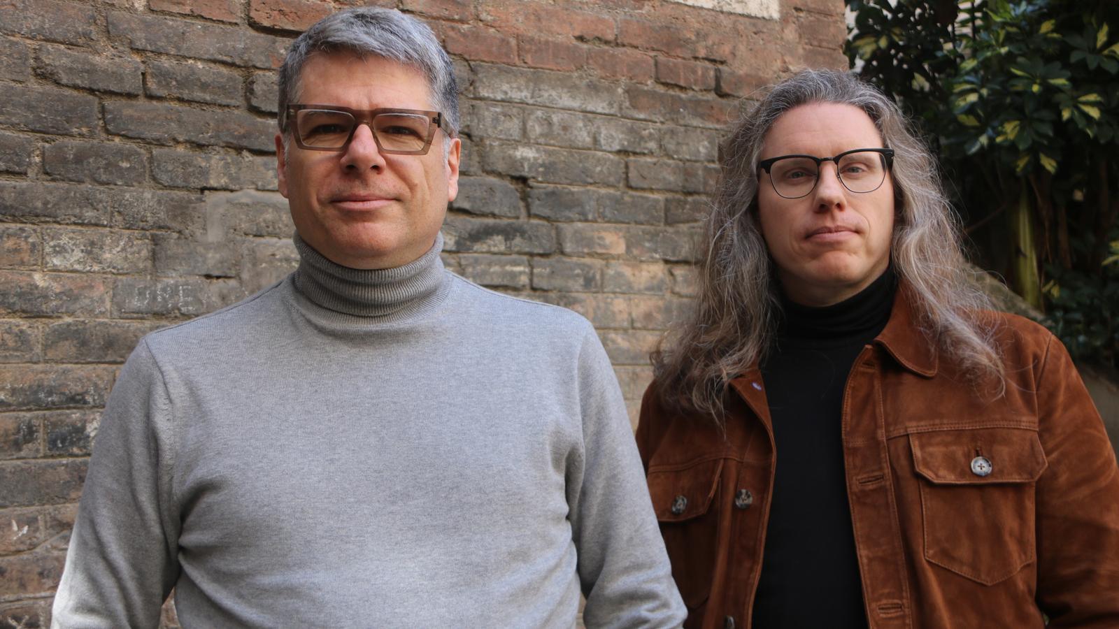 Gaudí'nin Eserlerine Yenilikçi Bakış: Comanegra'dan Üç Dilli Hibrit Kitap