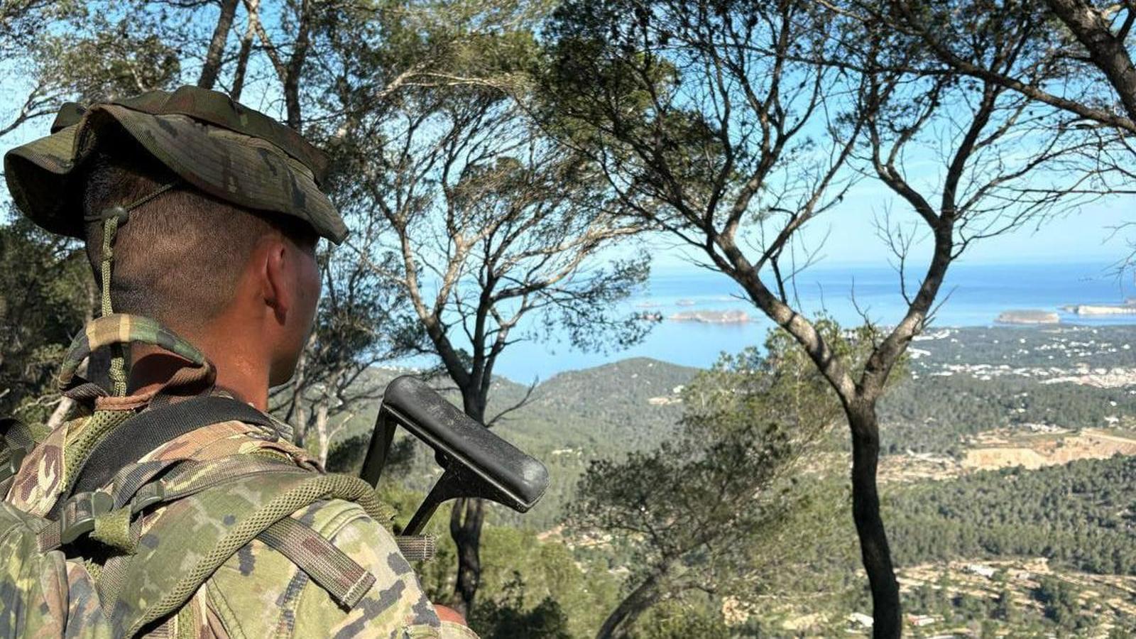 İspanya'da Askeri Tatbikatta Acı Kayıp: Paraşüt Atlayışı Sırasında Komutan Hayatını