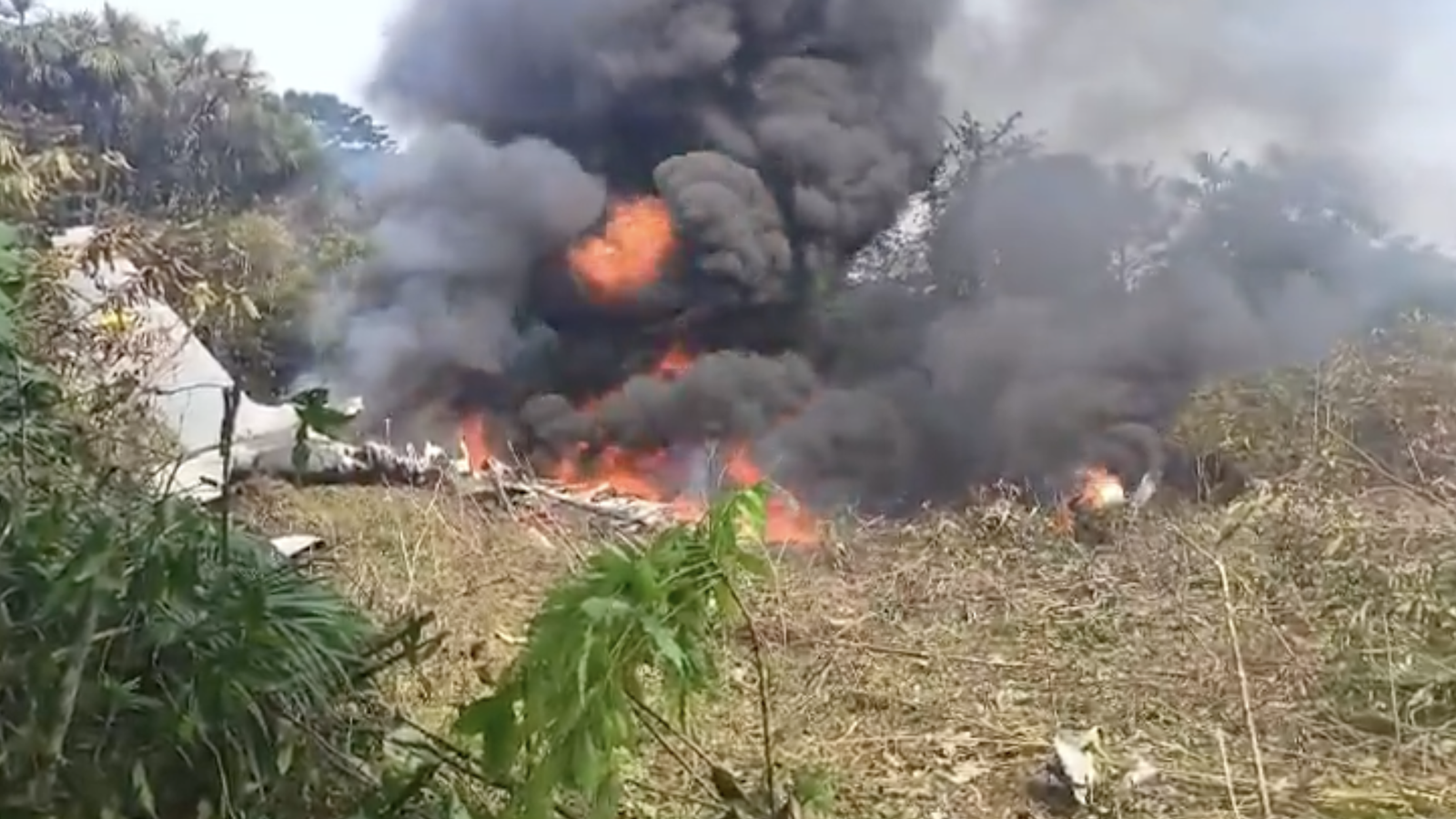 Kolombiya Amazonları'nda Askeri Uçak Kazası: Yüzden Fazla Asker Hayatını Kaybetti