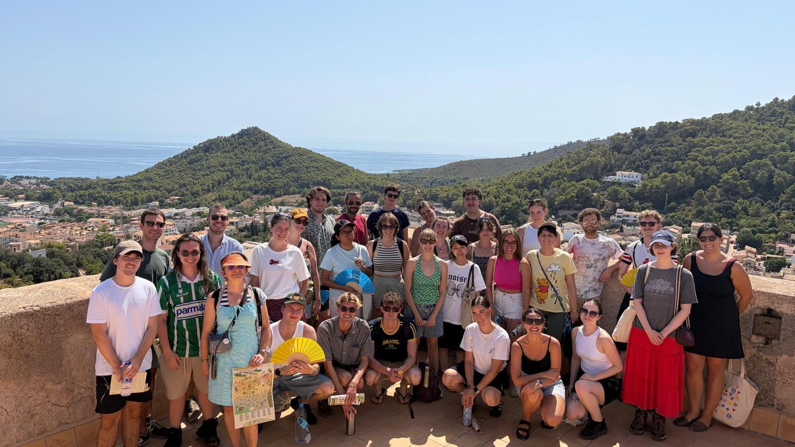 Mayorka'da Katalanca Öğrenme Çabası: Turizmin Gölgesindeki Dil Paradoksu
