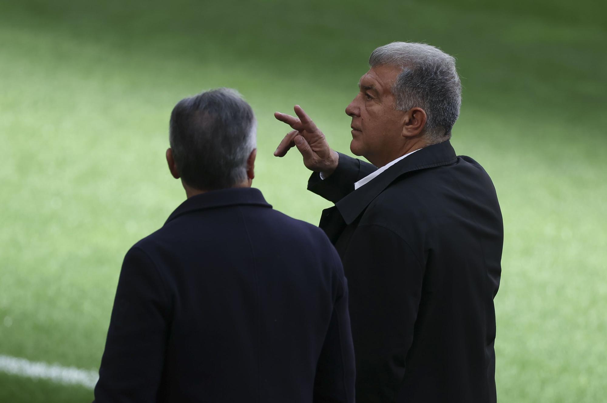 Laporta Dönemi Barcelona'sını Kovalayan Finansal Deja Vu: Kıskaç Derinleşiyor