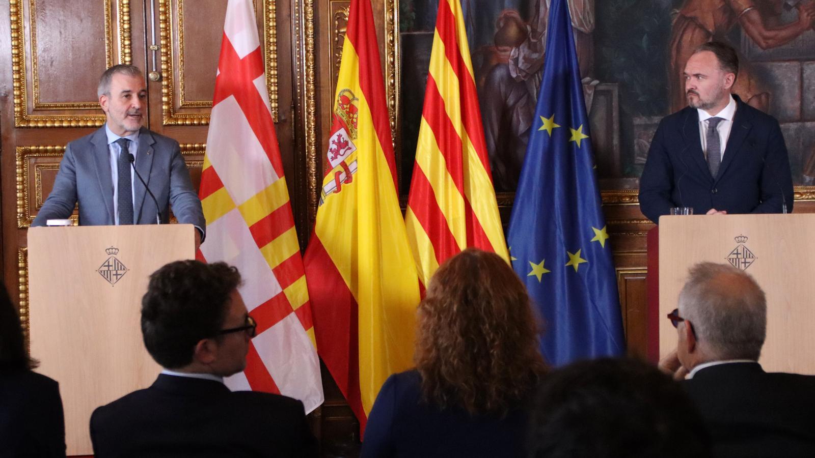 AB'den Barselona'ya Turistik Daire Düzenlemesine Destek: "Büyük Bir Sorun"