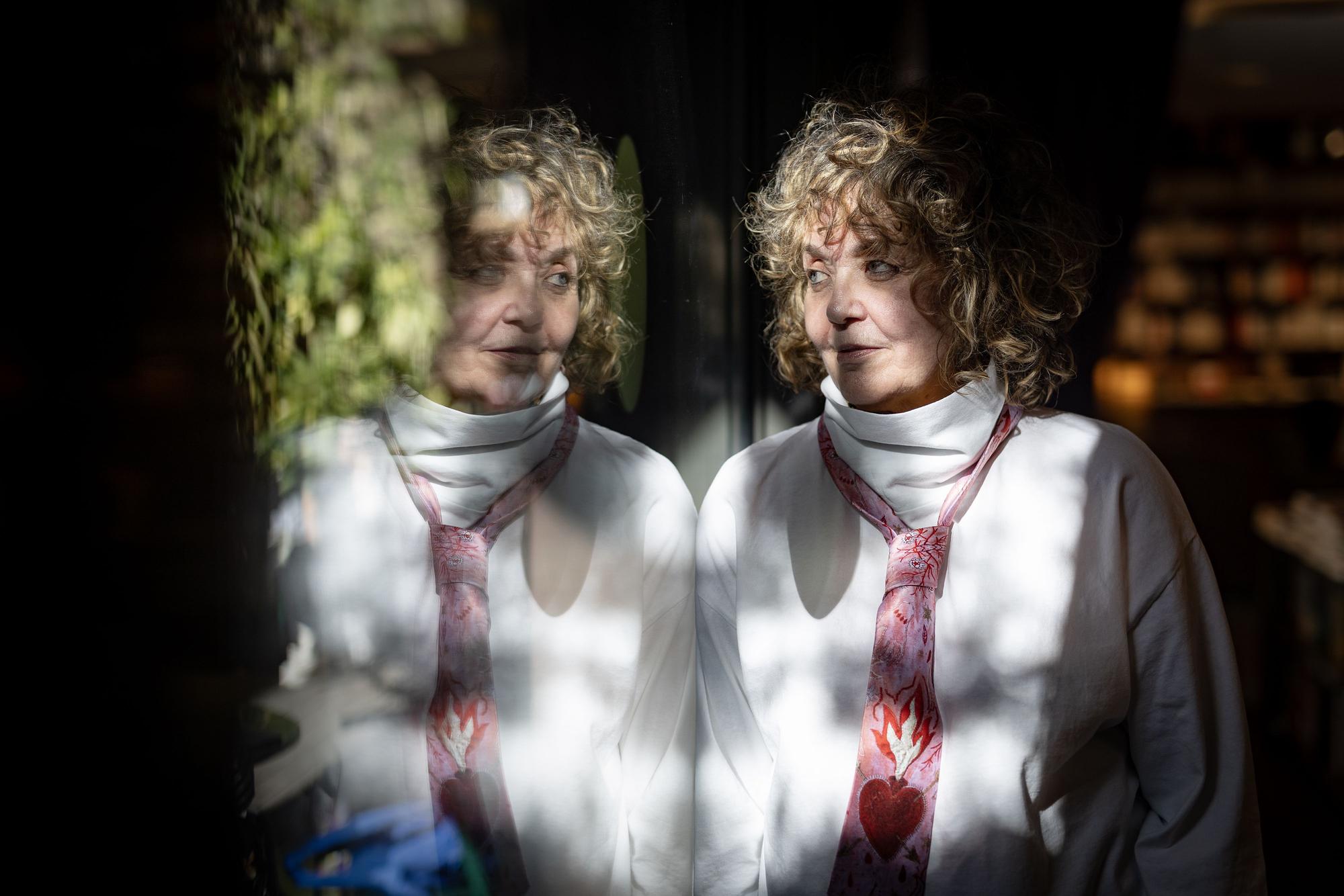 Dolors Miquel'in Sarsıcı Eseri: Hastalık, Şiir ve Misojini Üzerine Cesur Bir Yolculuk