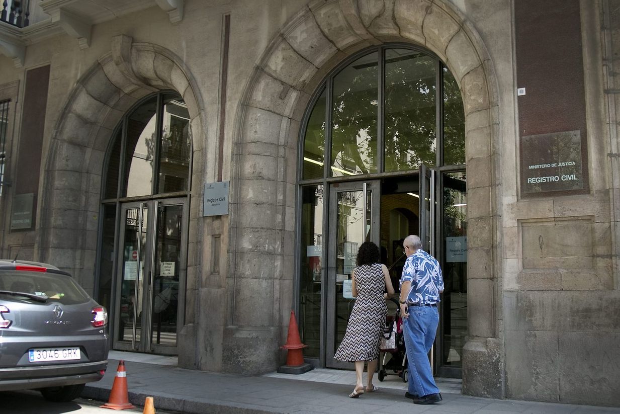 İspanya'da Dil Hakları Krizi: Katalan Ailenin Soyadı "Kastilyanlaştırıldı"