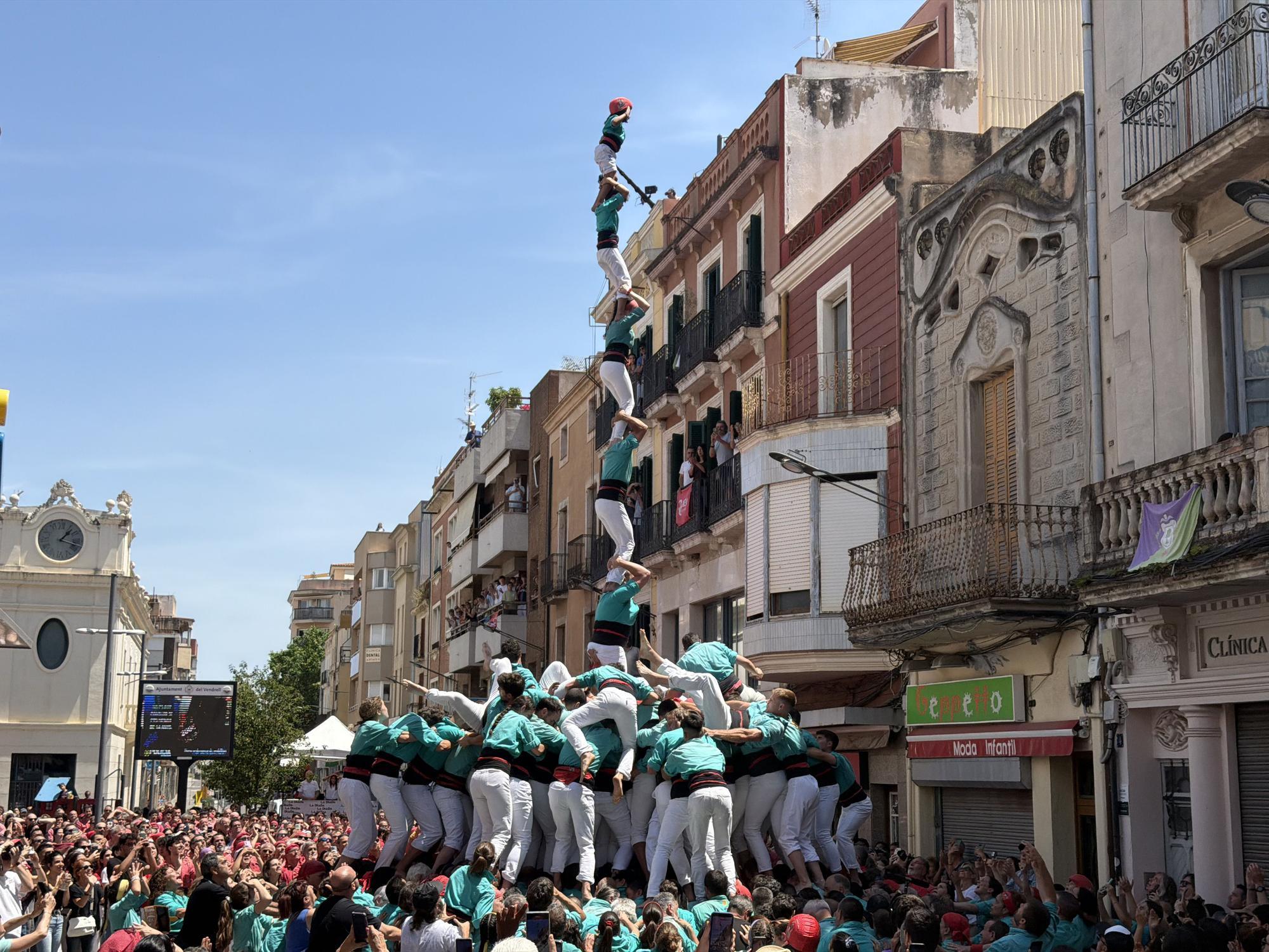 Katalonya'da Castells Sezonu Rekor Başlangıcı: İlk 'Gamma Extra' Kuleler Yükseldi
