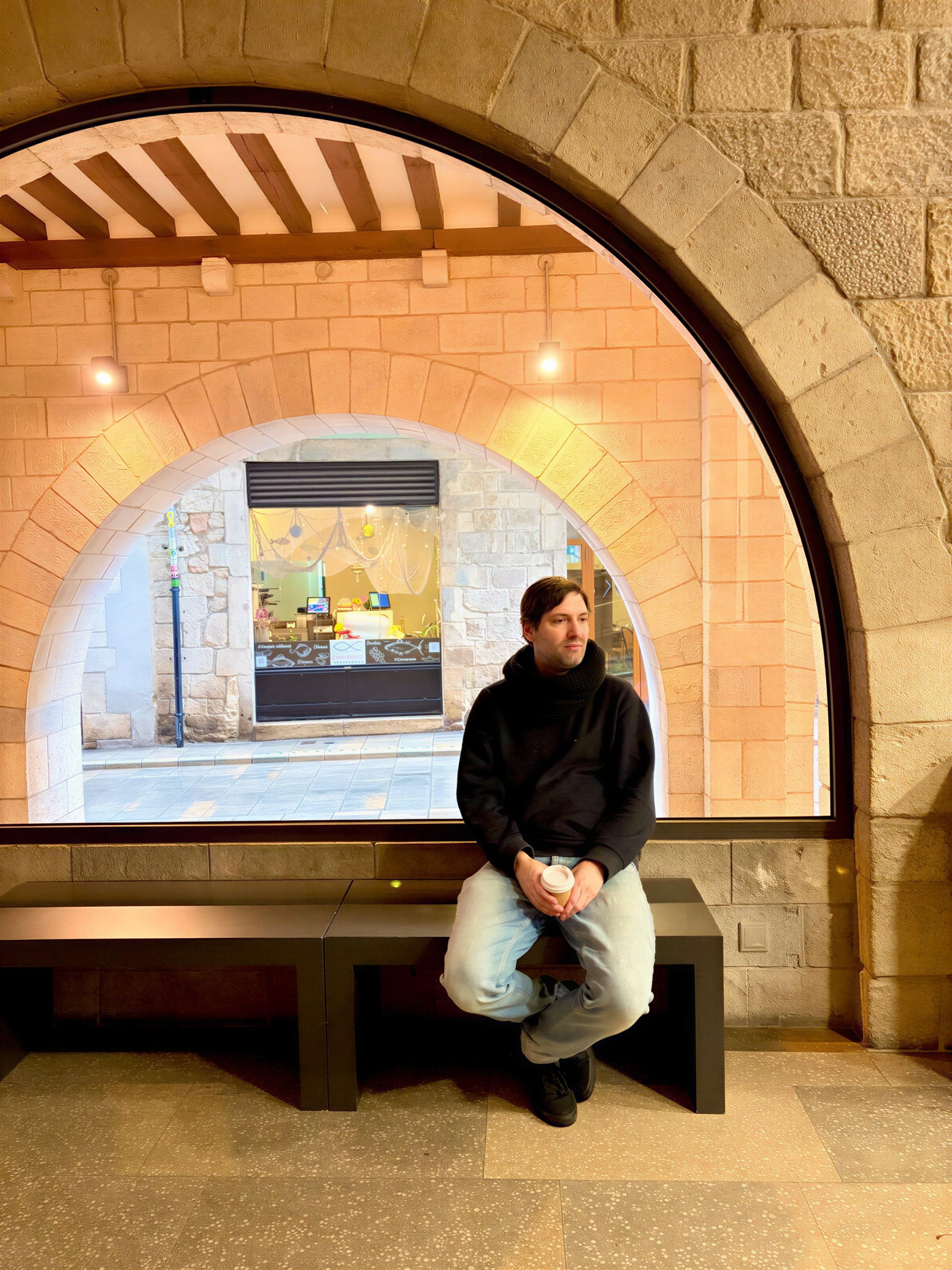 Ünlü İllüstratör Conrad Roset'ten Girona'ya Büyük Aşk İlanı: "Kalbim Çalındı"