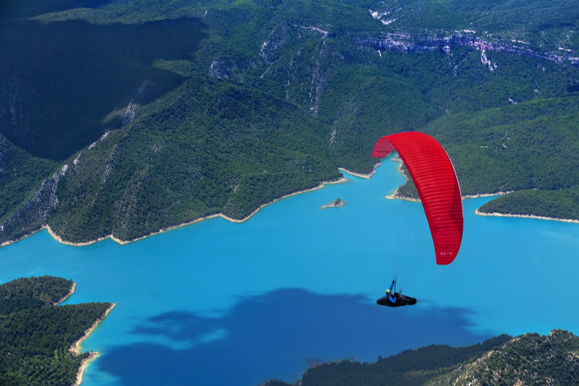 Àger'de Kayıp Parapentçinin Aranması Sırasında Ceset Bulundu: Kimlik Tespiti Bekleniyor