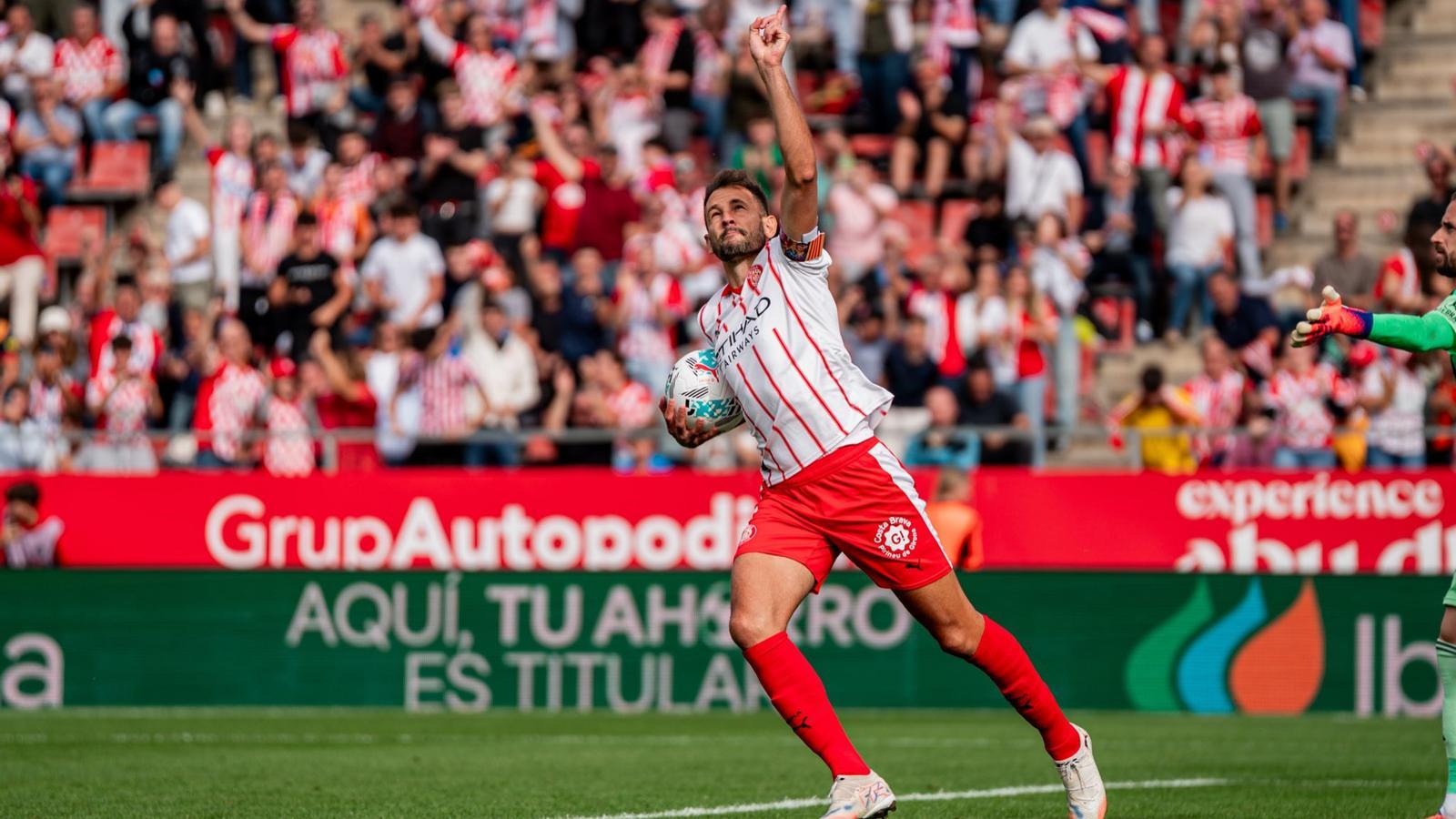 Girona'nın Efsanesi Cristhian Stuani Sözleşme Yeniledi: Taraftarın Umudu Yeşerdi