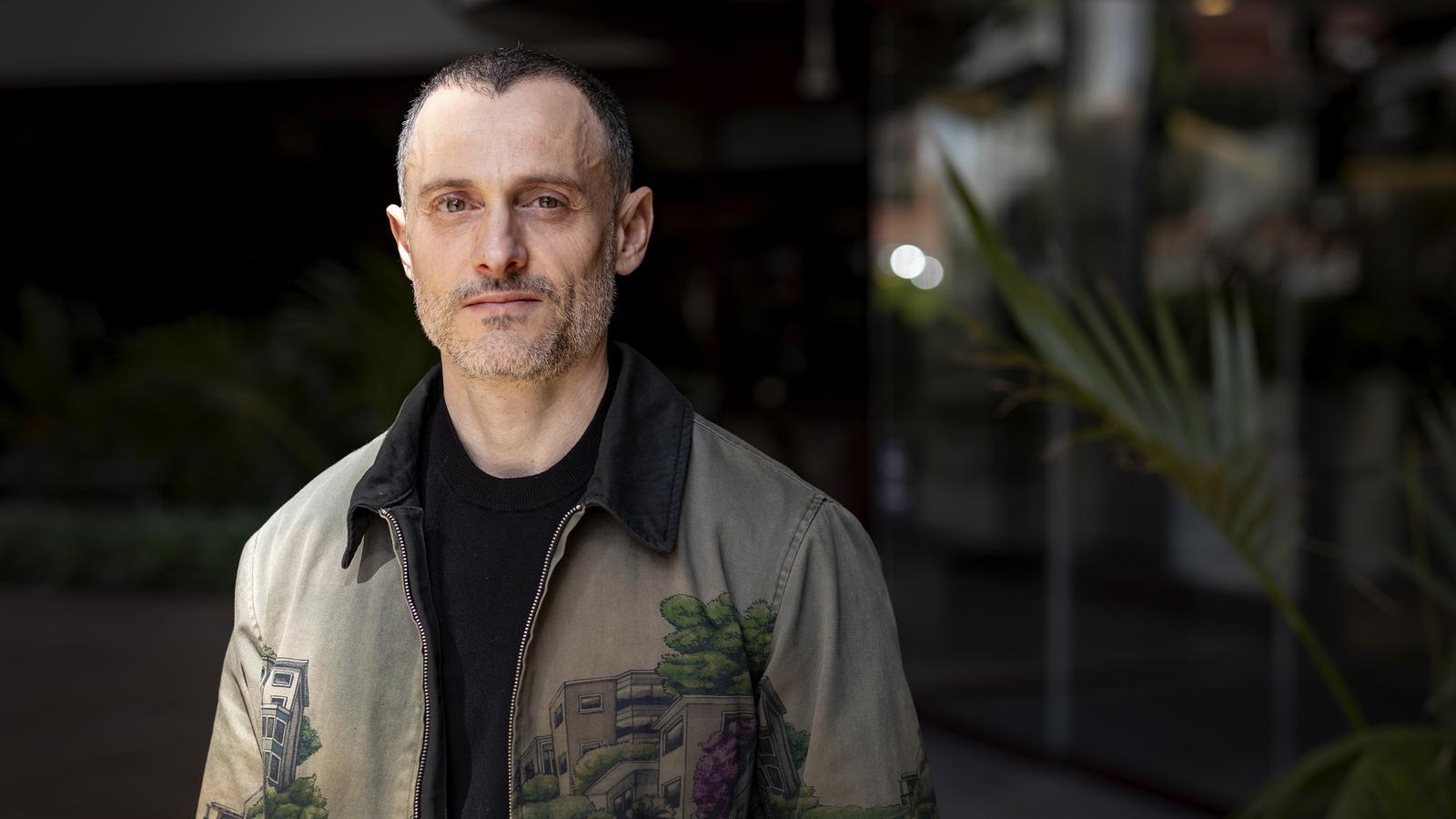 Del Amo'nun 'La nit devastada'sı: Gençlik Korkularının Derinliklerinde Sosyal Eleştiri