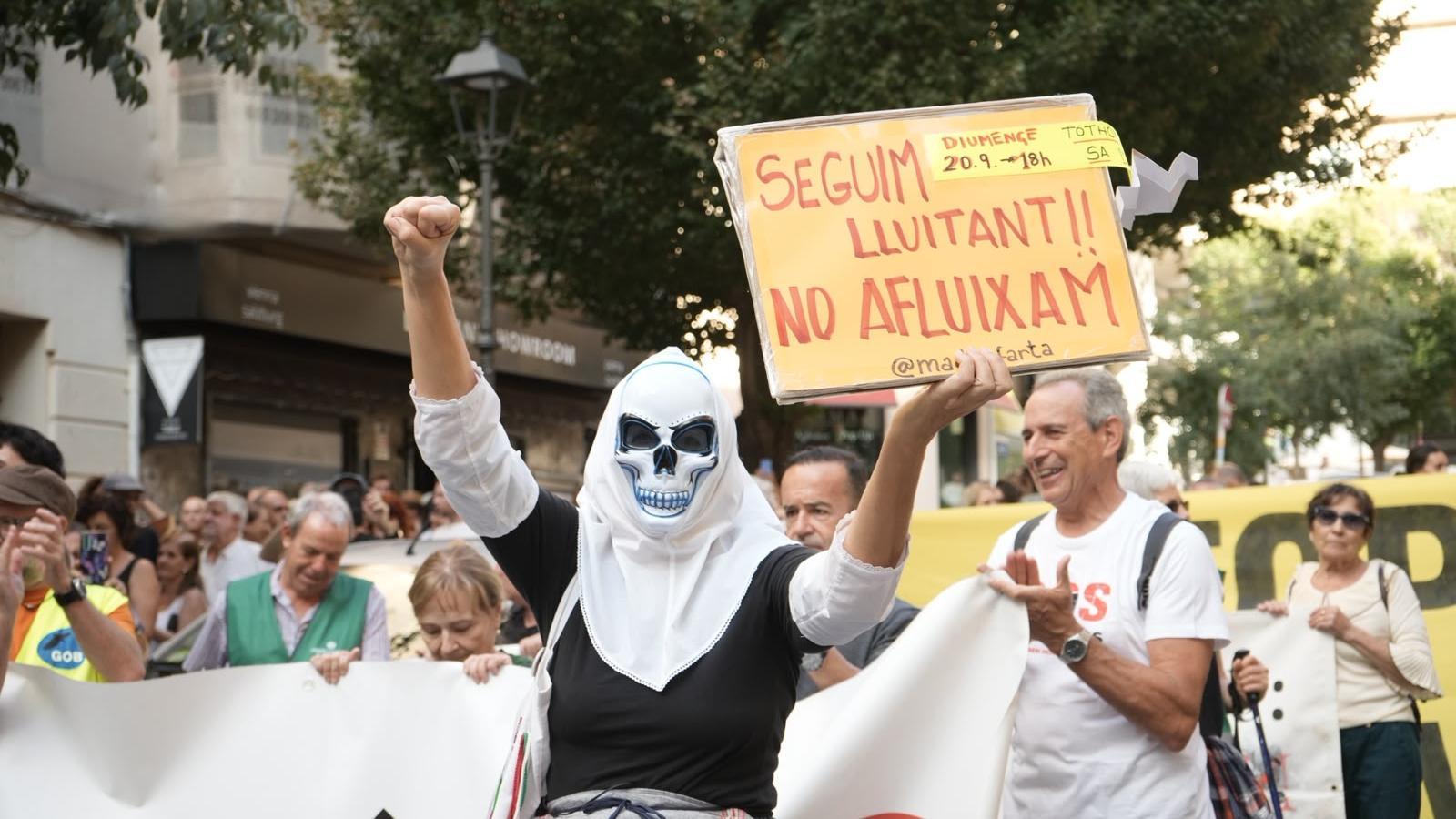 Palma'da Havaalanı Genişlemesine Büyük Protesto: Aşırı Turizm ve Çevre Gerilimi