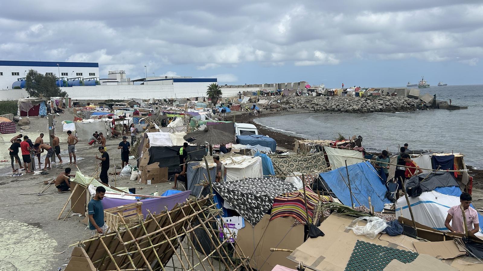 Ceuta'da Göçmen Kampı Tahliye Edildi: İspanya'nın Göçmen Krizi Derinleşiyor