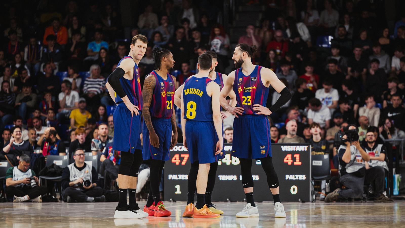 35 Yaşındaki Yıldızdan Beklenmedik Çıkış: Veselý, Barça'yı Kurtardı!