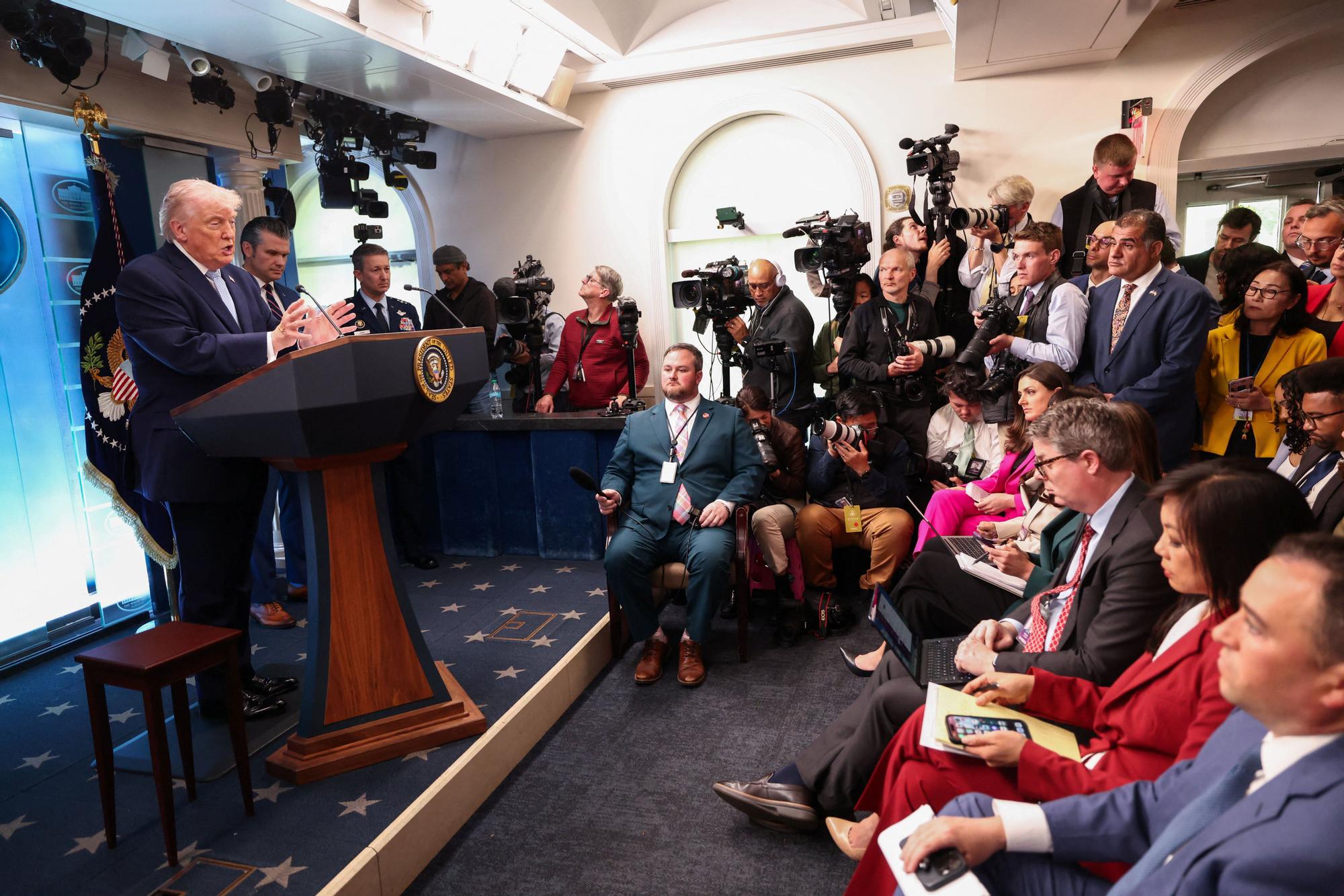 Trump'tan İran'daki Pilot Kurtarmaya 'Er Ryan' Benzetmesi: Askeri Zafer İddiası