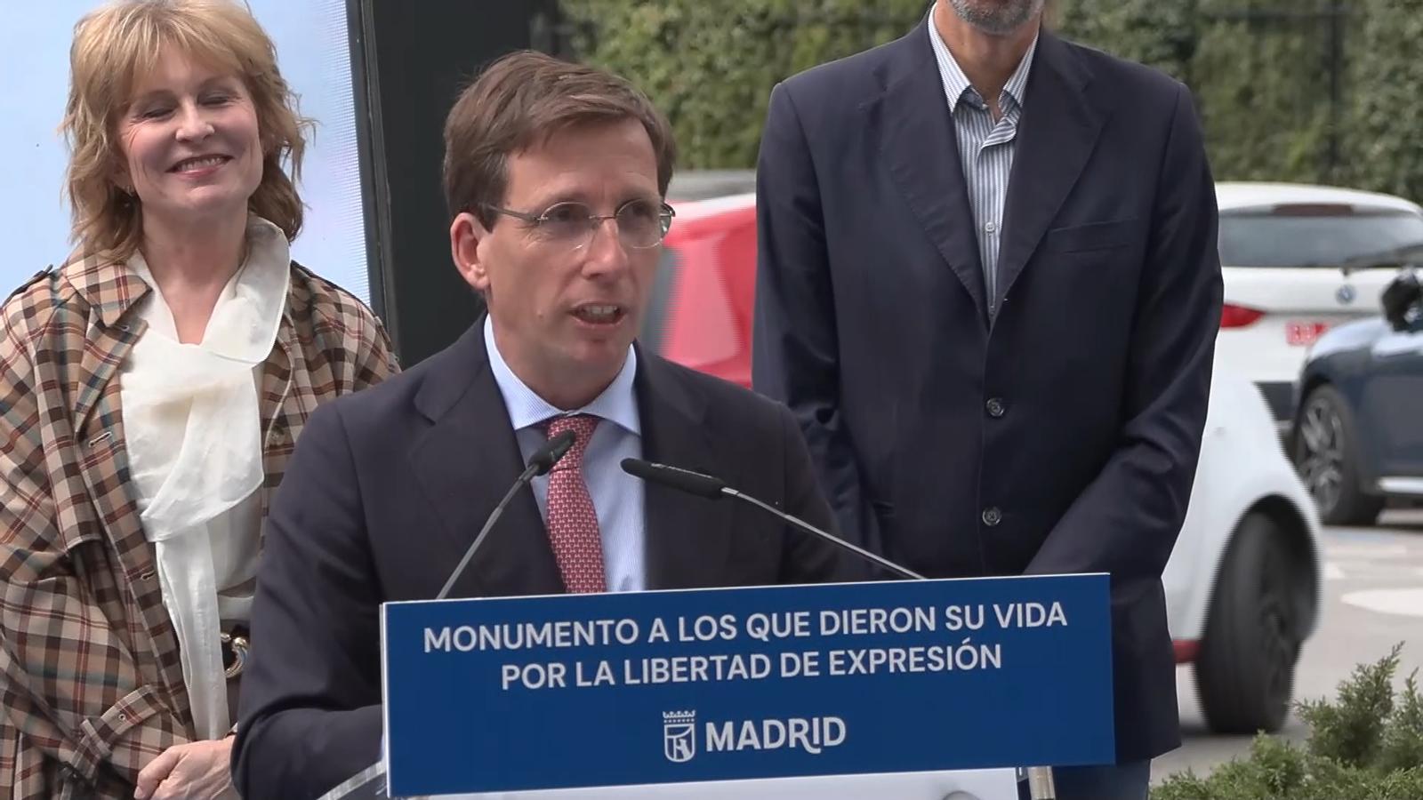 Madrid Belediye Başkanı Almeida'ya Güvercin Sürprizi: Siyaset ve Mizahın Kesişimi