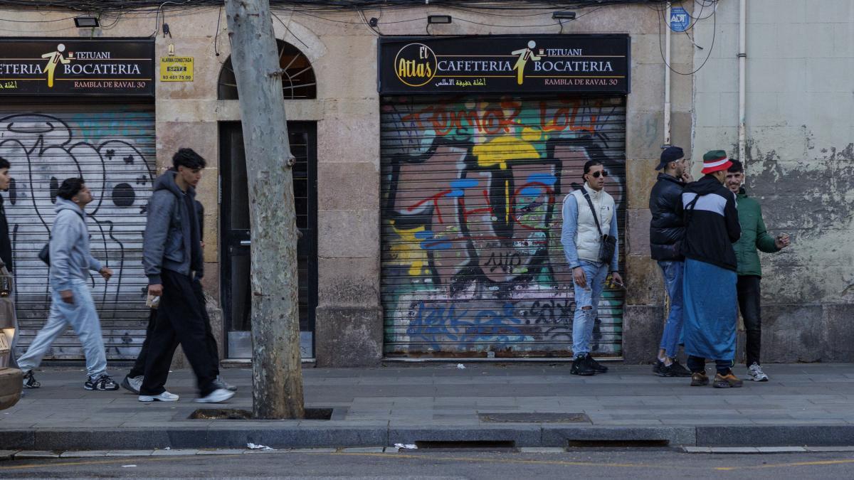 Barselona'nın Kalbinde Tehlikeli Ticaret: Raval'ın İşletmeleri Çöküşte