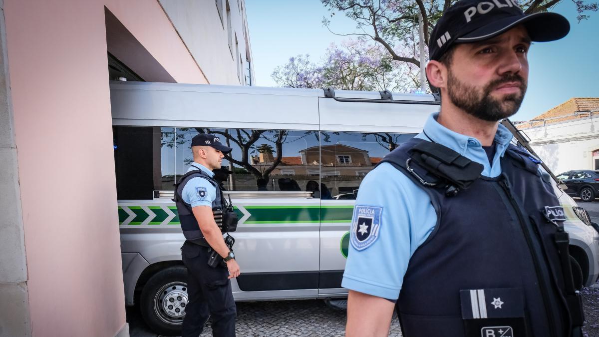 Portekiz'de Terk Edilen Fransız Çocukların Anne ve Üvey Babasına Tutuklama Kararı