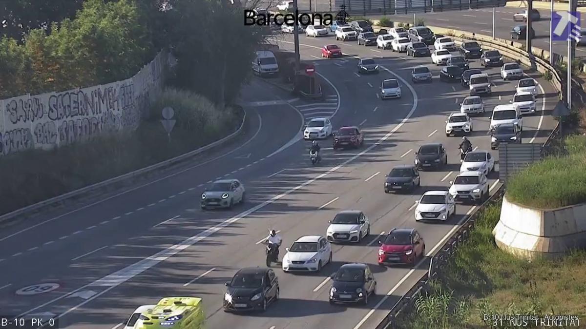 Barselona'da İkinci Paskalya Dönüşü: AP-7'de 17 Kilometrelik Trafik Çilesi
