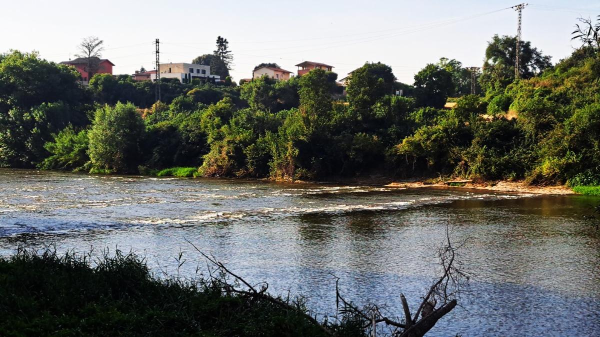 Manlleu'da Nehir Faciası: 11 Yaşındaki İkiz Kardeşler Boğularak Can Verdi
