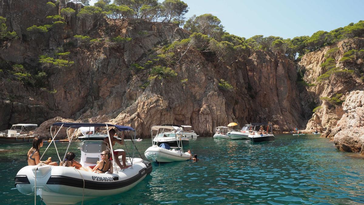 Kosta Brava'da Demirleme Kısıtlamaları Gerilimi Tırmandırıyor: Turizm ve Çevre Çatışması