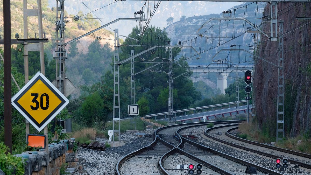 Rodalies'te Bakır Hırsızları Alarmı: Seferler Neredeyse Her Gün Duruyor