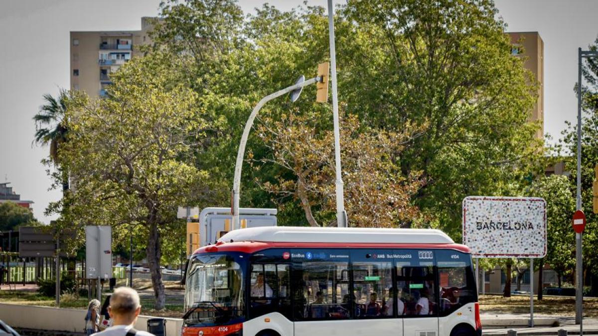 Barselona'da Çevre Dostu Dönüşüm: İlk %100 Elektrikli Mahalle Otobüsü Hizmette