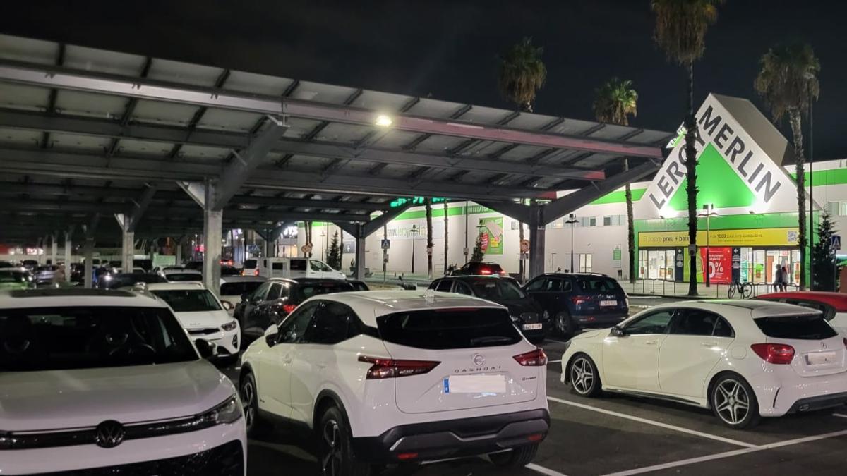 Sant Boi'deki Alcampo Otoparkının Güneş Enerjisi Dev Projesi Yarılandı: 500'den Fazla