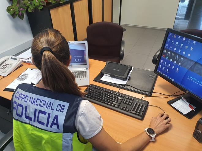 Alicante'de 'Sahte Banka Yöneticisi' Dolandırıcılığı: 19 Yaşındaki Genç Yakalandı