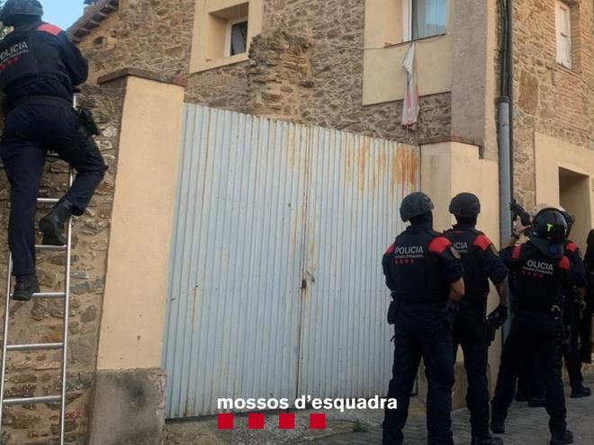 Barselona Yakınlarında Depodan Uyuşturucu Ticareti Yapan 65 Yaşındaki Şüpheli Yakalandı