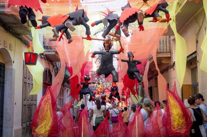 Barselona'nın Kalbinde Festival Coşkusuna Sabotaj Gölgesi: Gràcia'da Şok Olay