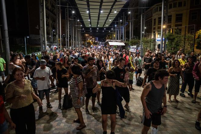Barselona'nın Sants Mahallesi'nde Geri Dönüşümle Şenlenen Sokaklar: Fiesta Mayor 2026