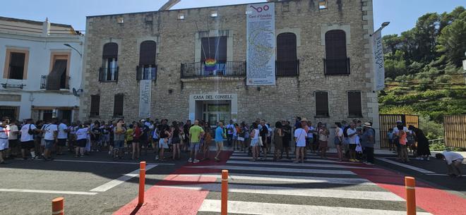 Alicante'de Homofobik Saldırı: Genç Kızlar Şokta, Yaralar Derinleşiyor