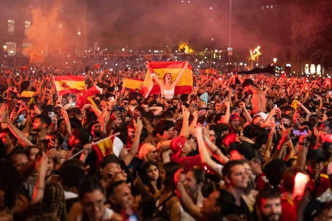 Barselona'da Dünya Kupası Dev Ekran Tartışması: Irkçılık Endişesiyle Yasak Talebi