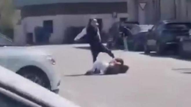 Sant Vicenç de Castellet'te Çocuk Kavgası ve Yetişkinlerin İntikamı: Sosyal Medyanın