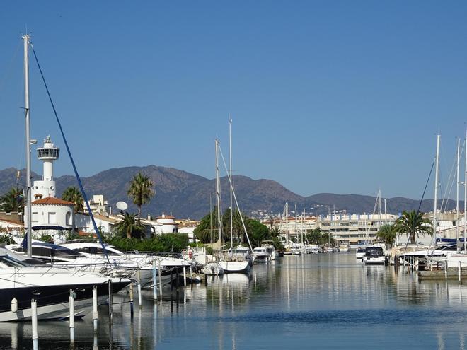 Empuriabrava'da Jet Ski Kazası: Bir Kişi Hayatını Kaybetti, Deniz Güvenliği Tartışılıyor