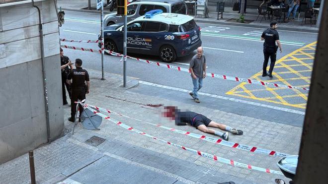 Barselona'da Polis Merkezi Önünde Silahlı Cinayet: Şehirde Güvenlik Endişesi