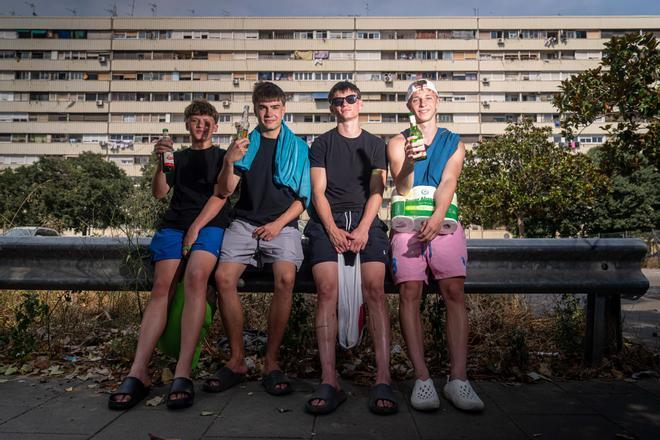 Barselona'nın Stigmatize Bölgesi La Mina'da Turist Apartmanları Krizi: Sosyal