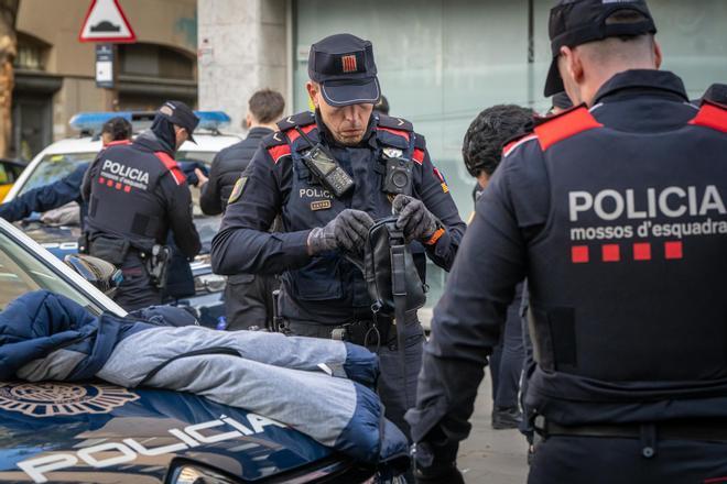 Katalonya'da Seri Soygunlara Karışan Çete Çökertildi: Üç Kişi Tutuklandı