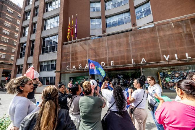 La Mina'daki Tahliye Gerilimi: Sant Adrià Belediyesi Olağanüstü Önlemler Aldı