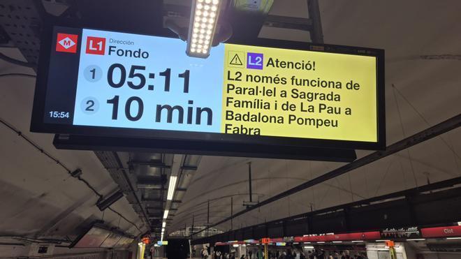 Barselona Metrosu L2 Hattında Sinyal Arızası: Ulaşımda Büyük Aksaklık!