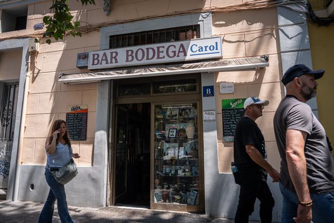 Barselona'da Tarihi Tabelalar Krizi: İki Bodega Direniyor, Belediye Çözüm Arıyor