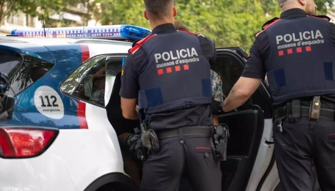 Badalona'da Korkutan Silahlı Saldırı: Bir Kadın Evinde Vuruldu